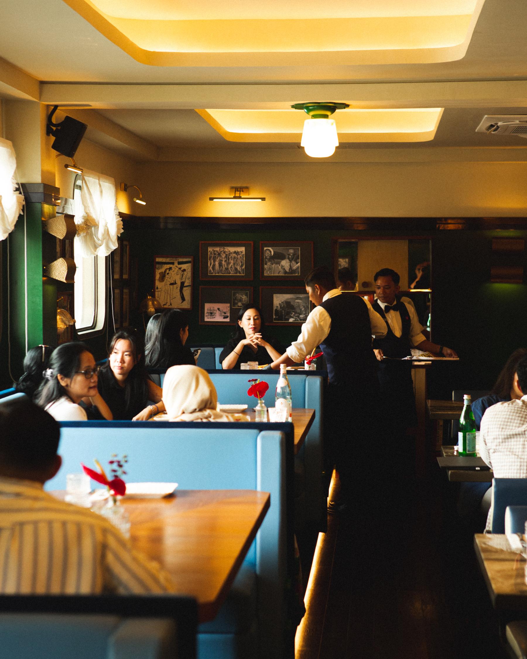 atmosphere inside Jullien restaurant 